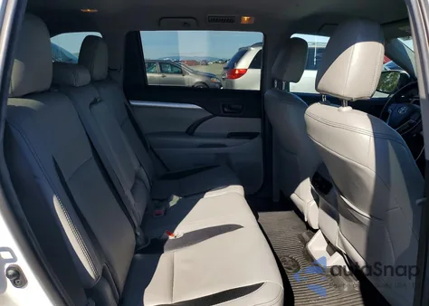 2019 Toyota Highlander Le from USA, damaged, VIN 5TDZZRFH3KS354853